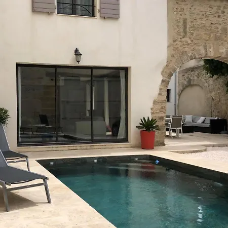 Villa Arche De *